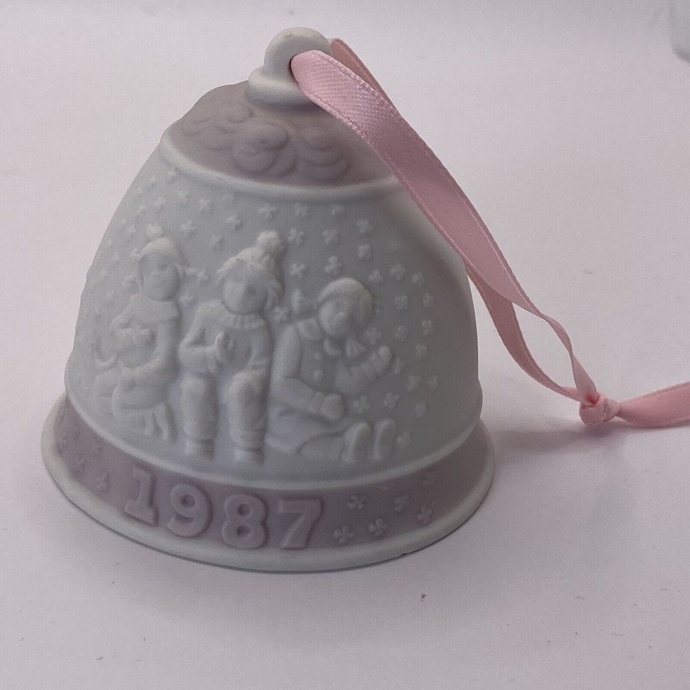 Lladro 1987 Porcelain Christmas Bell Ornament #5458 White Pink‎ - Retired VTG